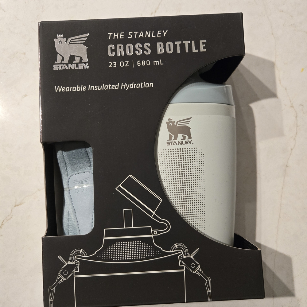 Stanley Cross Bottle 23 oz Light Blue